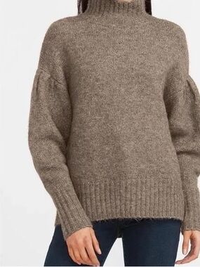 ☀️3/$25 Express Chunky Turtleneck sweater brown small